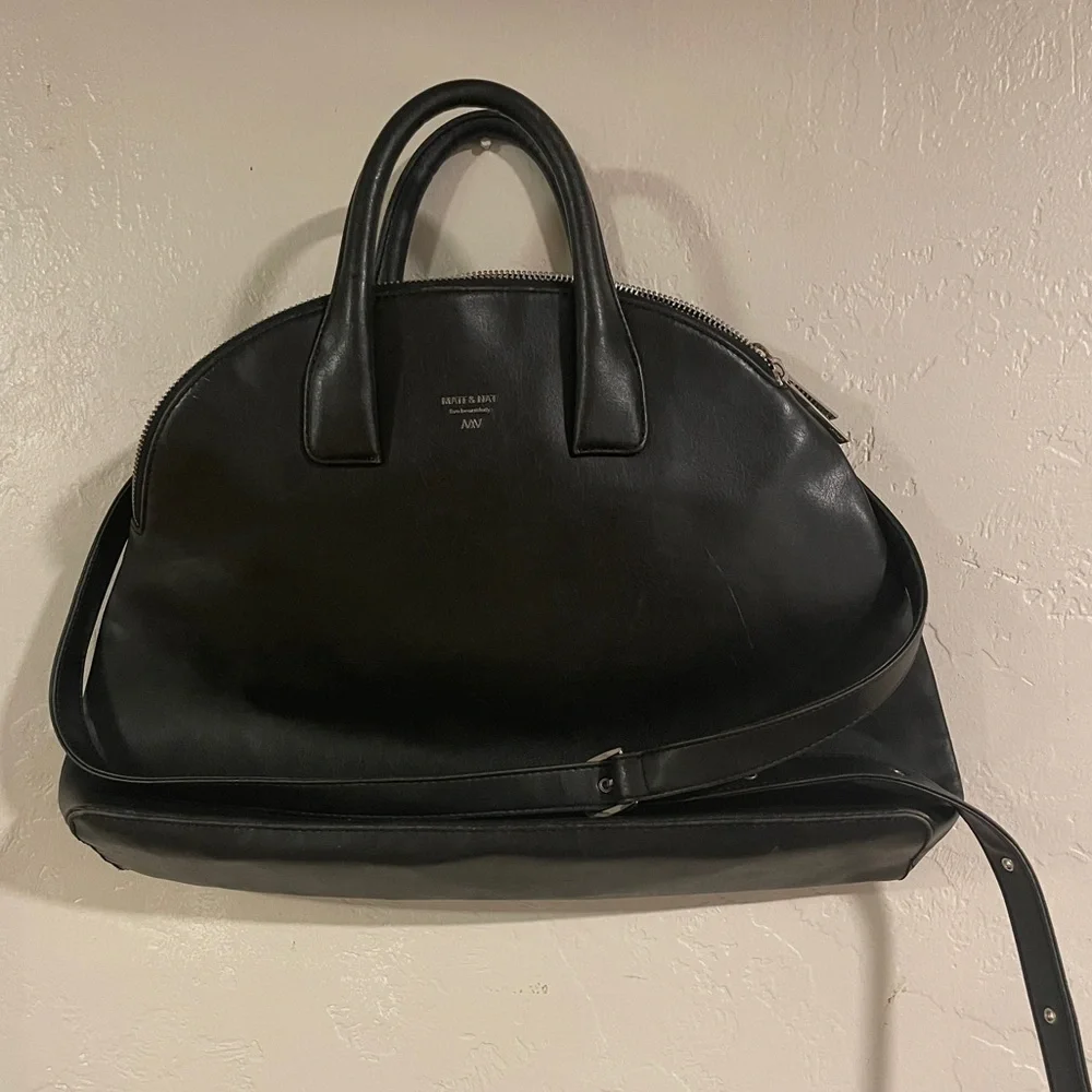 Vegan and Canadian Made, briefcase style - Picture 1 of 4